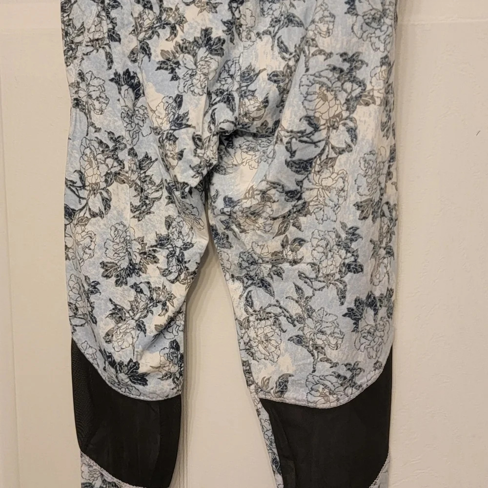 Leggings - Picture 2 of 2